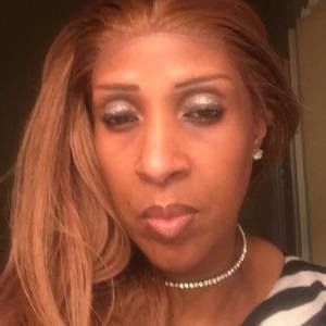 Meet your Posher, Leona